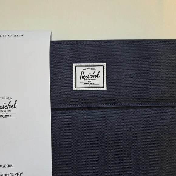 NWT Herschel Spokane 15–16” Laptop Sleeve | Black - Picture 4 of 5